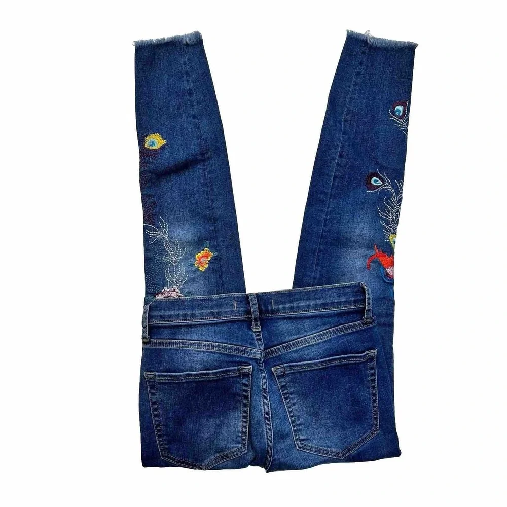 Free People Embroidered Peacock‎ Floral Skinny Jeans Blue Raw Hem Size 24 Boho